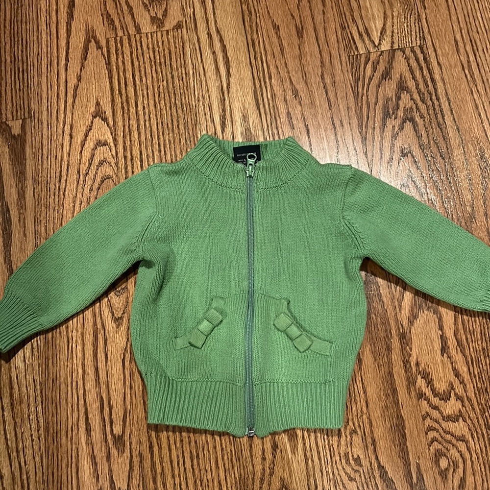 Children’s Place green sweater zip up Bows on pockets 18 months